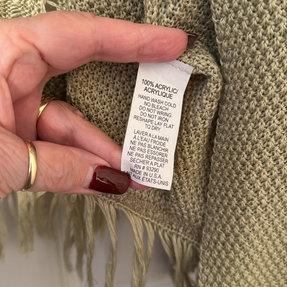 American Rag Cie solid color tan knit boho cardigan with fringe!  EUC! - Picture 8 of 9